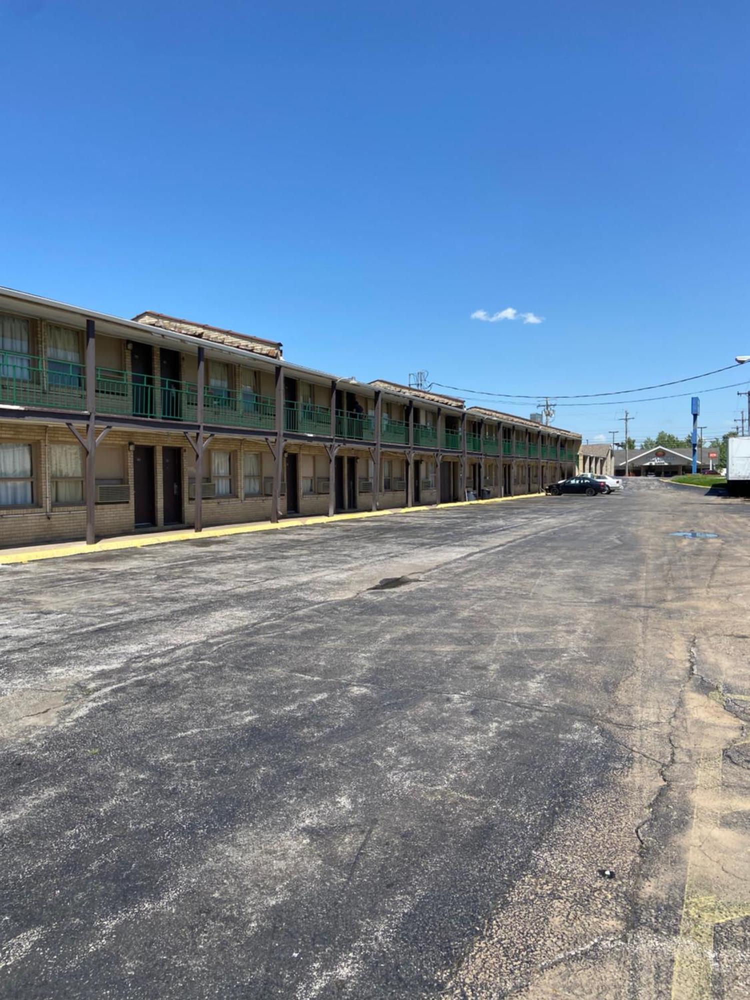 Glenstone Place Extended Stay Motel Спрингфилд Экстерьер фото